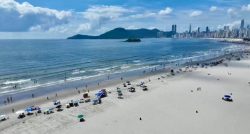 praia-central-de-balneario-camboriu-esta-100%-propria-para-banho,-aponta-ima